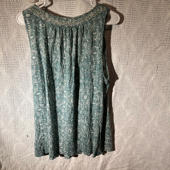 Lucky Brand stylish top Beaded embellishments around neck/chest - Picture 2 of 7
